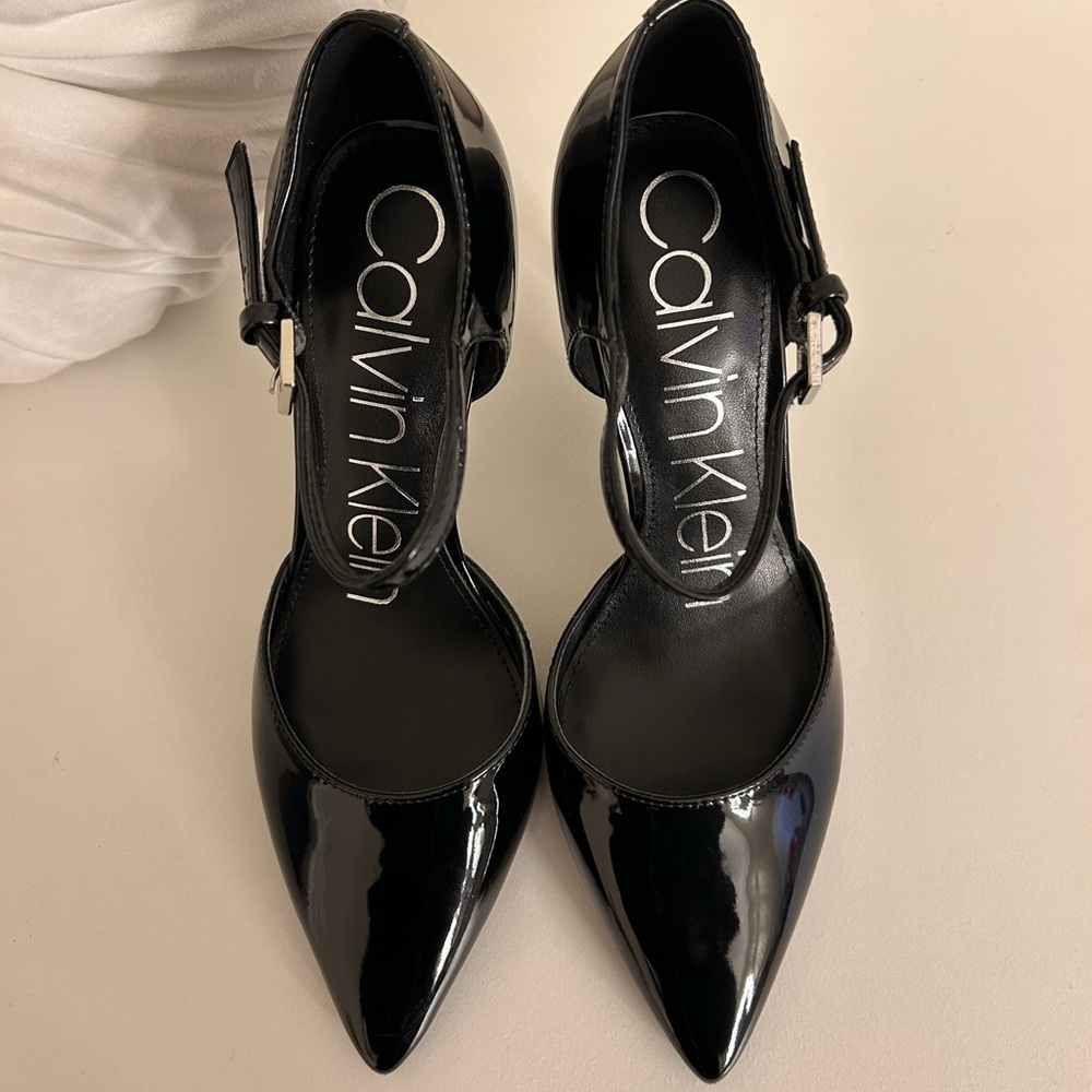 CALVIN KLEIN Roya Black Patent Two-Piece Pumps - Picture 4 of 8